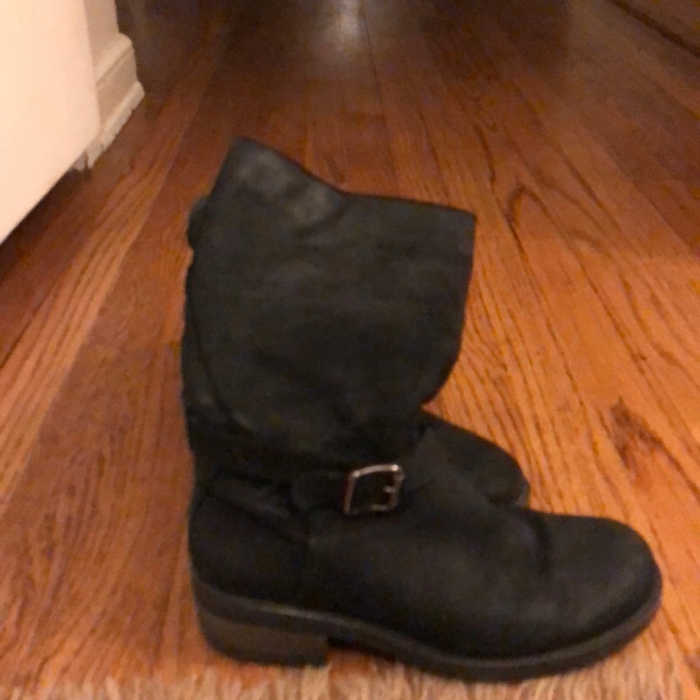 La Canadienne pull-on, leather boots.